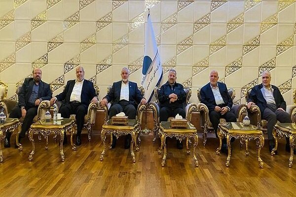 وفد قيادي من حركة حماس برئاسة "إسماعيل هنية" يصل إلى طهران
