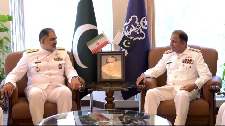 البحرية الباكستانية: زيارة قائد القوة البحرية الايرانية إلى باكستان خطوة نحو تعزيز التعاون الثنائي