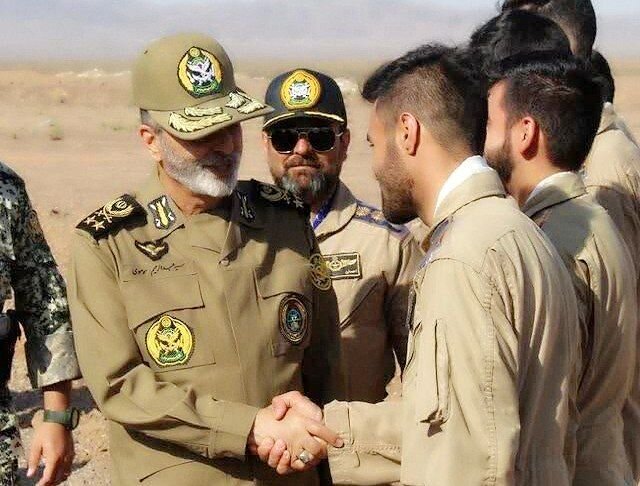 فرمانده ارتش از پایگاه هوایی آموزش خلبانی شهید اکبری قم بازدیدکرد