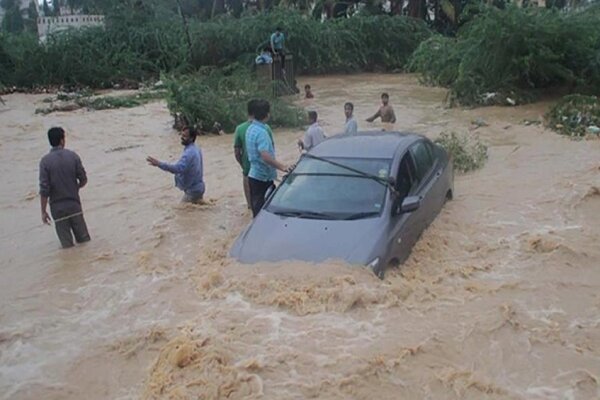 Pakistan'da şiddetli yağışlar nedeniyle 7 kişi öldü Pakistan'da şiddetli yağışlar nedeniyle 7 kişi öldü