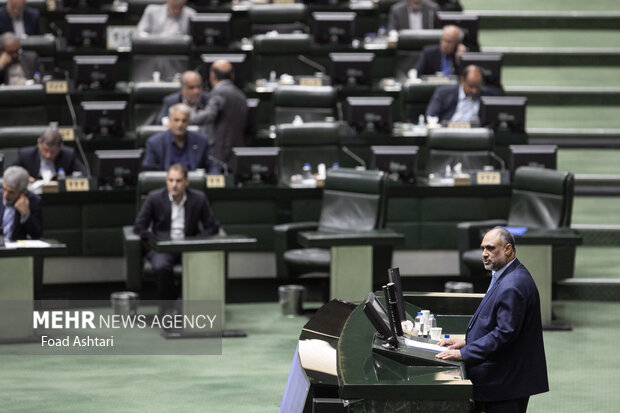 علی نیک بخت وزیر پیشنهادی جهاد کشاورزی در جلسه رای اعتماد حضور دارد