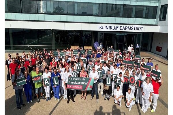 ادامه تظاهرات کارکنان معترض بیمارستان‌ها در آلمان+ تصاویر