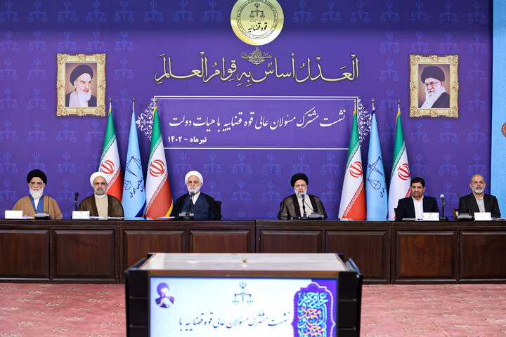 قوای مجریه و قضاییه باید کمککار یکدیگر باشند / دولت را درک می کنیم