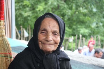 ماجرای «وعده صادق» به مادر شهید محمود فریدی/ شهیدی که چراغ آبادانی روستا را روشن کرد