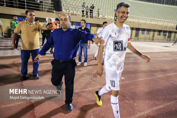 مسابقه فوتبال «خیر خواهانه» منتخب یزد – رسانه ورزش
