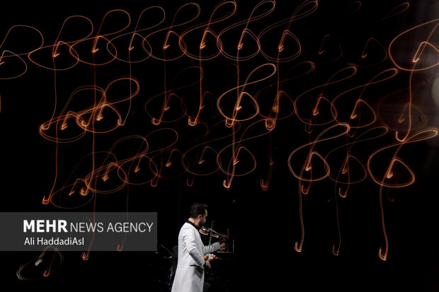 امیر غفاری سولیست ویولون ارکستر در کنسرت ارکستر ملی ایران حضور دارد