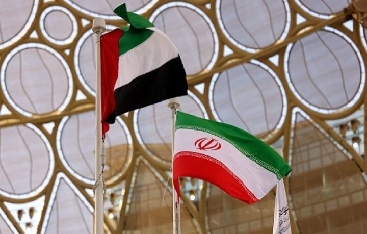 إيران والإمارات توقعان اتفاقية لتوسیع الرحلات الجوية