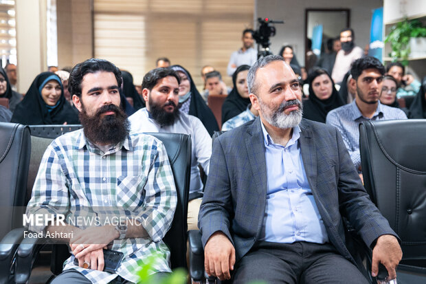 محمد مهدی رحمتی مدیر عامل گروه رسانه‌ای مهر در جشن بیست و یکمین سالگرد تاسیس خبرگزاری مهر حضور دارد