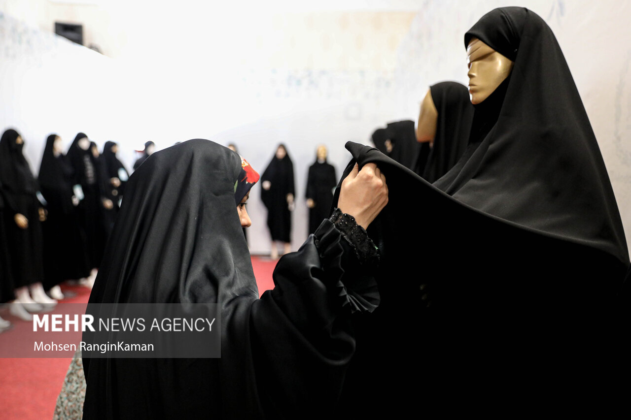 گام نخست در نمایش لباسهای ایرانی اسلامی