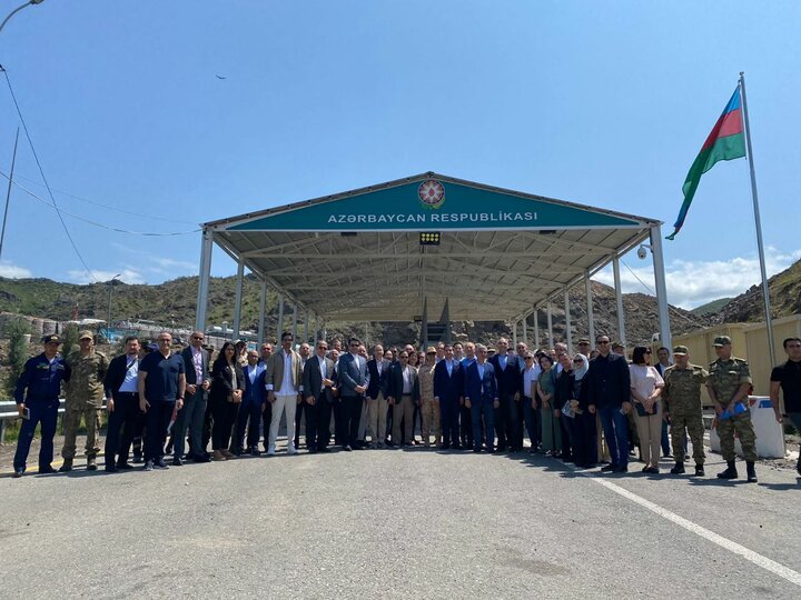 بازدید سفرای مقیم آذربایجان از شهرستانهای زنگیلان و لاچین