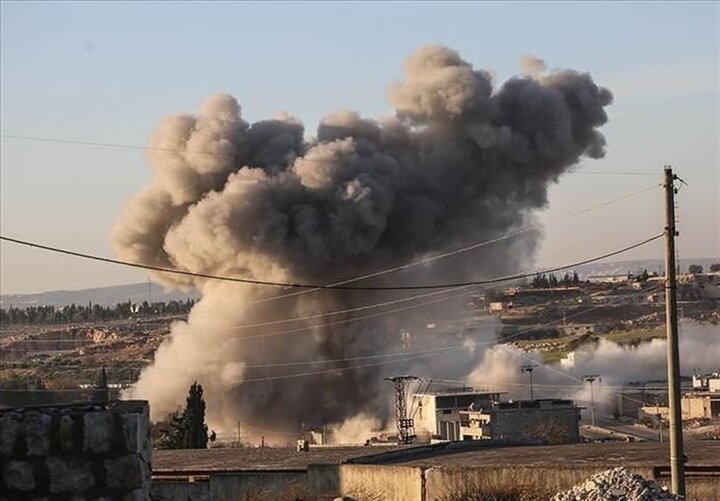 الطيران الحربي السوري الروسي يستهدف المجموعات الإرهابيين في ريف إدلب