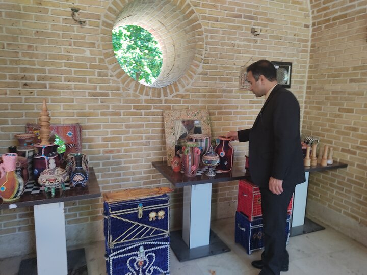 افتتاح نمایشگاه دست ساخته های زندانیان استان کردستان در سنندج
