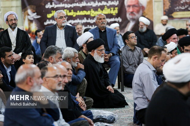 «حجت الاسلام آشتیانی» عالم دین و دلسوز مردم بود