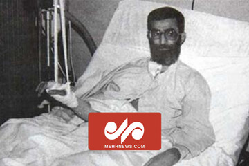 فیلمی از دهه ۶۰/ انتقال آیت الله خامنه‌ای پس از ترور به بیمارستان