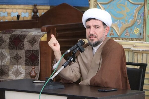 حضرت زهرا (س) عالیترین مرتبه دفاع و ولایت پذیری را دارد