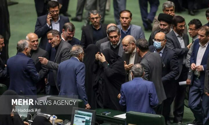 سوءتفاهم بر سر یک بخشنامه/ تعامل دولت و مجلس چه شد؟ سوءتفاهم بر سر یک بخشنامه/ تعامل دولت و مجلس چه شد؟