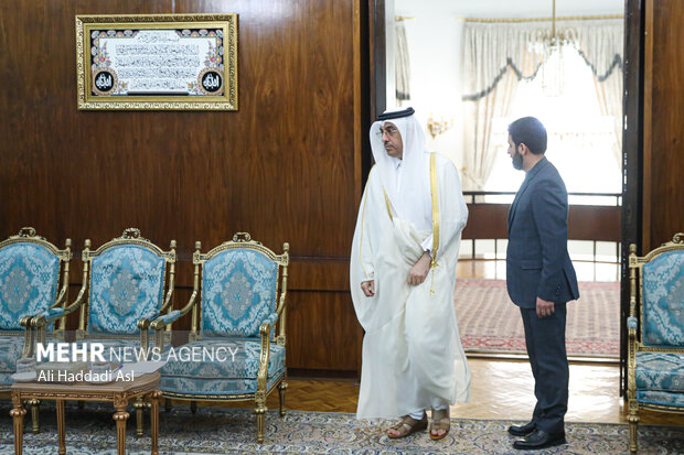 علی‌ابن‌سعید المری وزیر کار کشور قطر در دیدار با محمد مخبر معاون اول رئیس جمهور حضور دارد