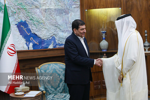 محمد مخبر معاون اول رئیس جمهور در دیدار با علی‌ابن‌سعید المری وزیر کار کشور قطر حضور دارد