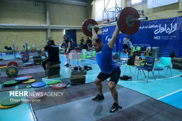 رکورد گیری تیم ملی وزنه برداری 2