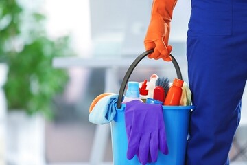 نظافت منزل با نظافتچی های شرکت پاک رویال