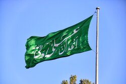 اهتزاز بزرگترین پرچم غدیر در کرمانشاه