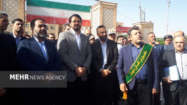 وزیر راه و شهرسازی به مقام شامخ شهدای اصفهان ادای احترام کرد 2