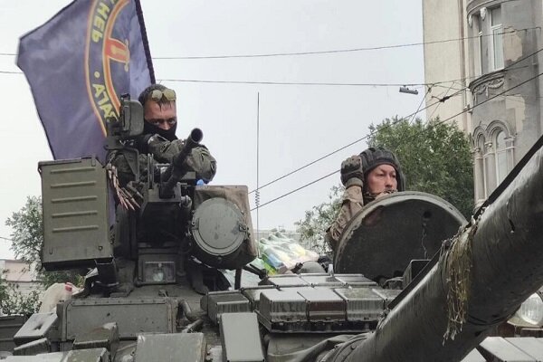 واگنر تسلیحات سنگین خود را به وزارت دفاع روسیه تحویل می‌دهد