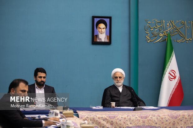 حجت الاسلام غلامحسین محسنی اژه ای رئیس قوه قضائیه در جلسه شورای عالی فضای مجازی حضور دارد