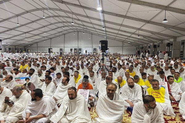 مراسم برائت از مشرکین با حضور گسترده زائران ایرانی برگزار شد