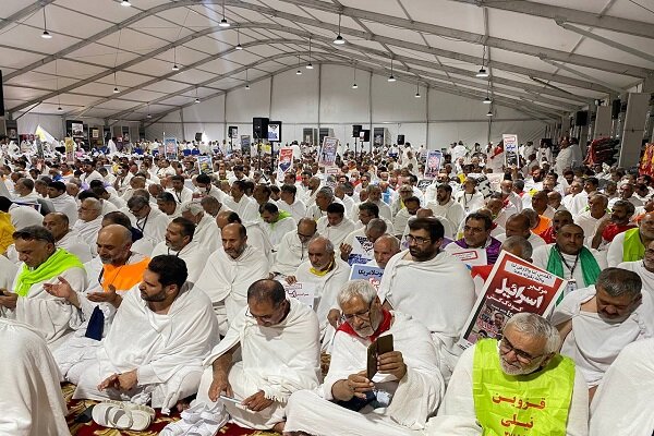 مراسم برائت از مشرکین با حضور گسترده زائران ایرانی برگزار شد