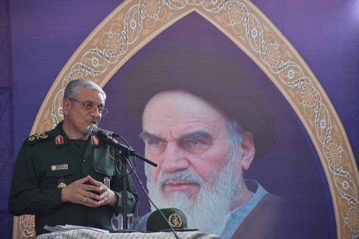 امید زدایی از نسل جوان از اهداف دشمن است