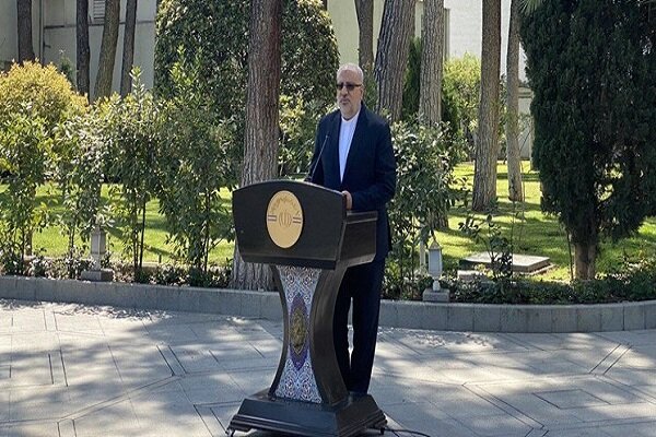 ذرهای از حق ایران در میدان آرش کوتاه نمیآییم