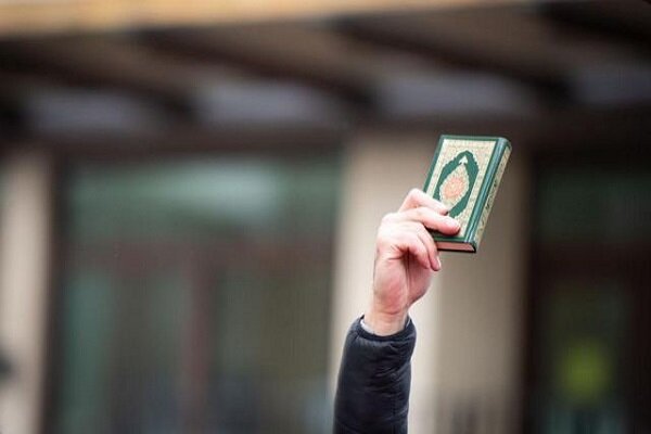 الحكومة السويدية تتراجع عن تسامحها لإساءة القرآن الكريم