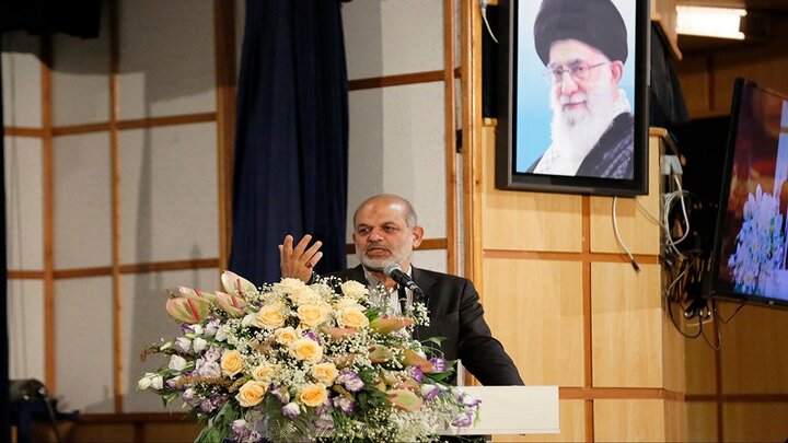 وزير الداخلية الايراني: العدو تكبد هزيمة نكراء وفشلا کبيرا في حربه الهجينة ضدنا
