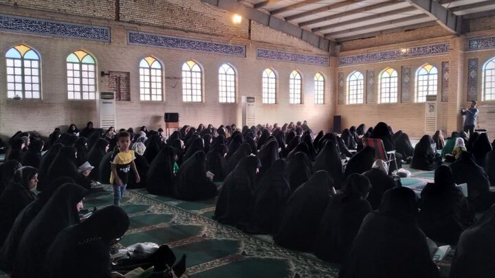 قرائت دعای «عرفه» در مصلی جمعه گناوه برگزار شد