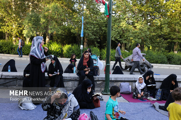 مراسم دعای عرفه امام حسین (ع) بعد از ظهر امروز چهارشنبه ۷ تیرماه ۱۴۰۲ با حضور اقشار مختلف مردم در دانشگاه تهران برگزار شد