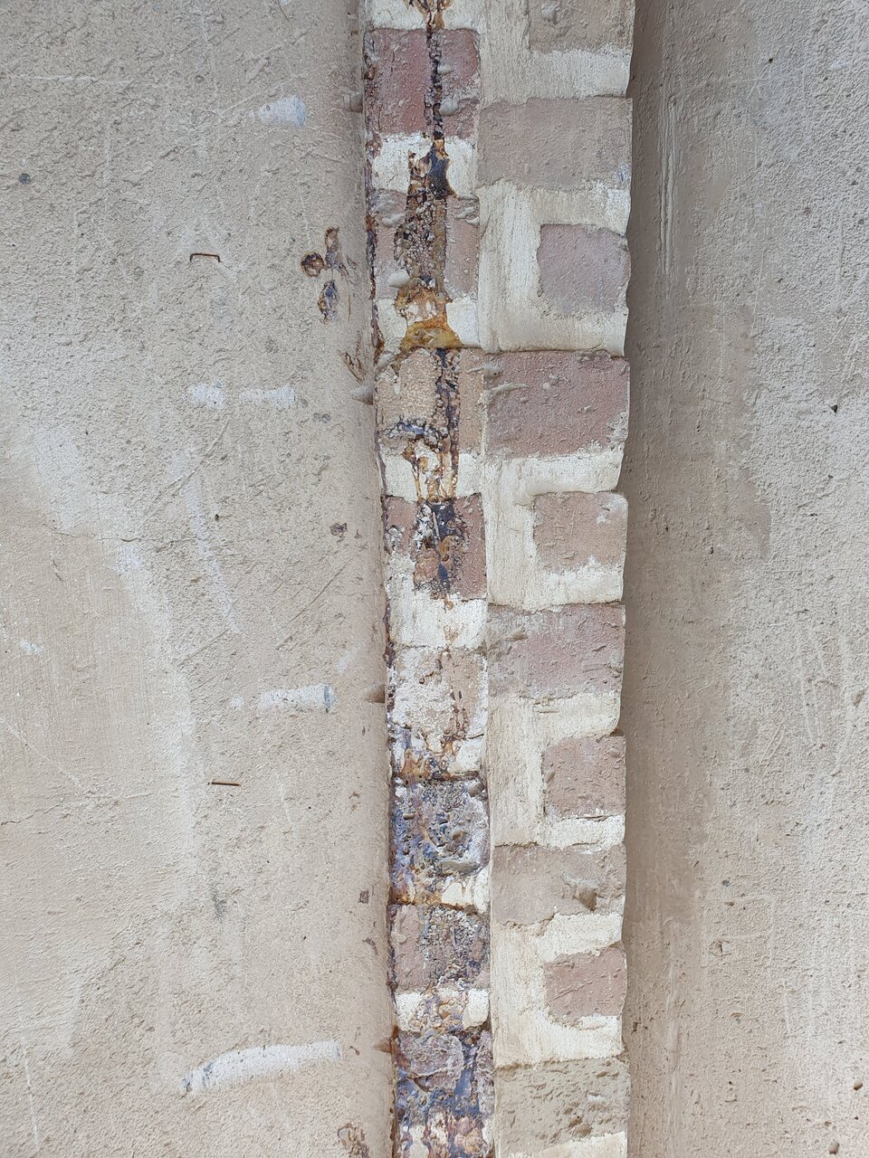 مرمت غیر اصولی مسجد باستانی ورامین 5