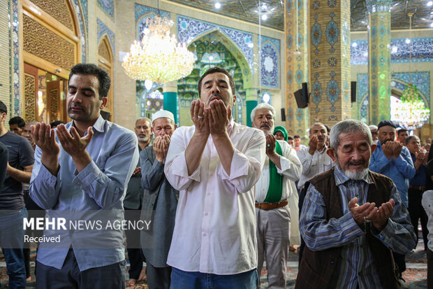 اقامه نماز عید قربان در حرم حضرت معصومه (س) و مسجد جمکران