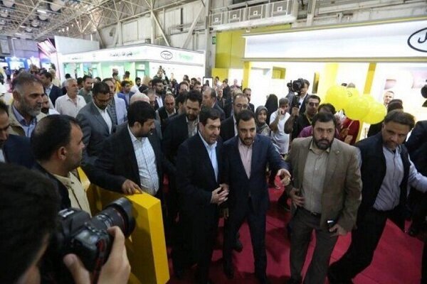 نائب الرئيس الإيراني يتفقد معرض الكامب الدولي في طهران