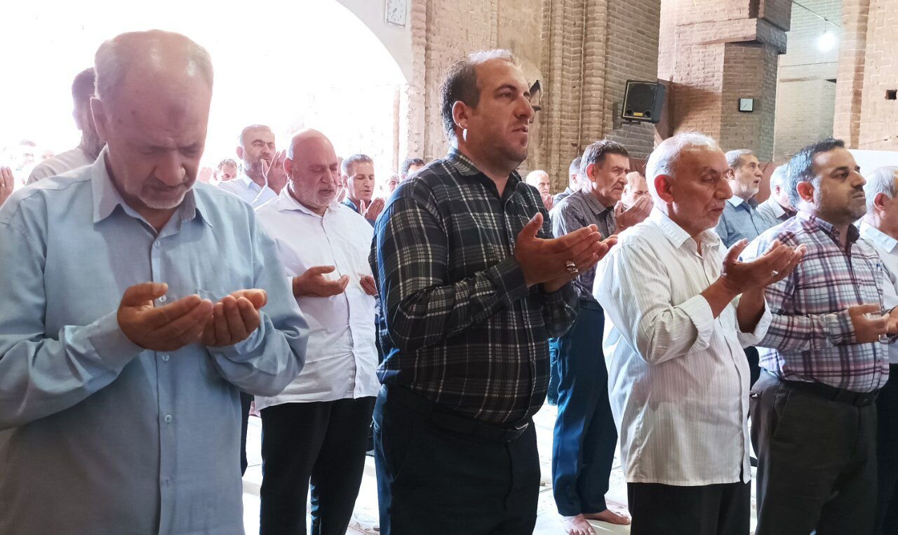 اقامه نماز عید قربان در اردستان