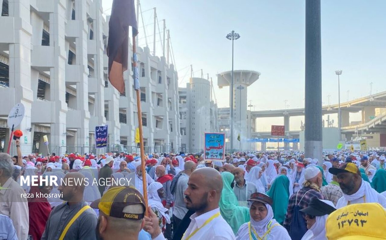 تصاویری ازسنگ زدن به شیطان در دومین روزحضور زائران ایرانی در منا