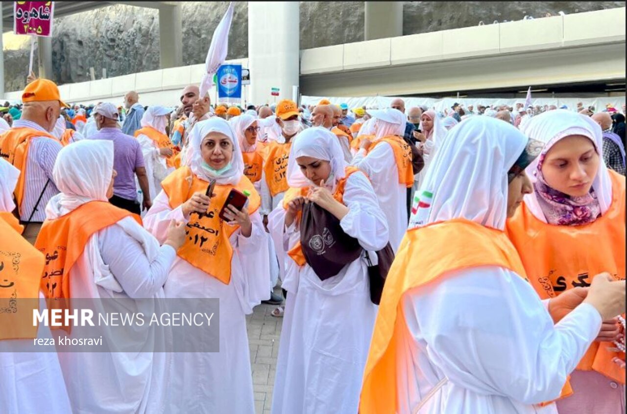 تصاویری ازسنگ زدن به شیطان در دومین روزحضور زائران ایرانی در منا