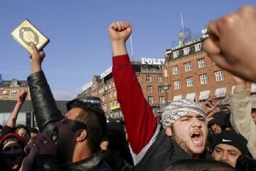 شەپۆلی ئیدانە کردنی سووکایەتی بە قورئان لە ئاستی جیهانی درێژەی هەیە