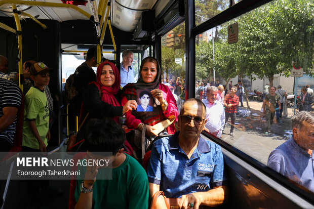 صبح امروز جمعه ۹ تیر ۱۴۰۲ انجمن نجات، خانواده‌های اعضای گرفتار در فرقه تروریستی رجوی در آلبانی مقابل سفارت ترکیه در تهران تجمع کردند