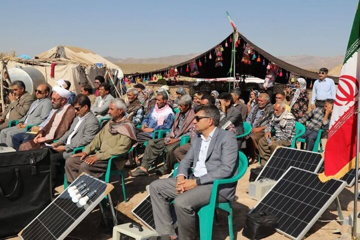 ۳۲۰ سامانه قابل حمل خورشیدی به عشایر کرمان اختصاص یافت