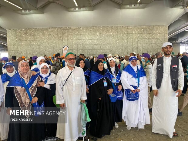 تصاویر اختصاصی مهر از عکس یادگاری حاجیان پس از انجام اعمال منا