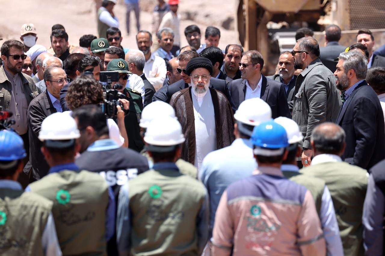 بازدید رئیسی از طرح انتقال آب خلیج فارس به رفسنجان و کرمان