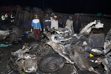 کینیا میں تیزرفتار لاری نے راہگیروں اور گاڑیوں کو کچل دیا؛ 51 ہلاک