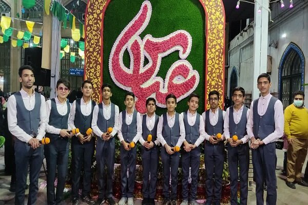 رسم «عدالتخواهی» در سرود نوجوانان بیرجندی/درخشش گروه هنری مصباح