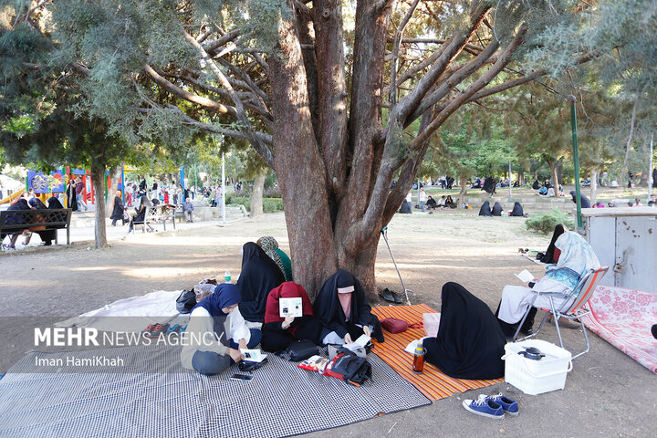 مراسم دعای عرفه عصر امروزچهار شنبه در پارک مردم همدان برگزار شد